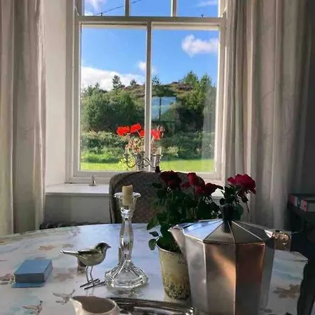Traditional Donegal House On The Wild Atlantic Way Burtonport